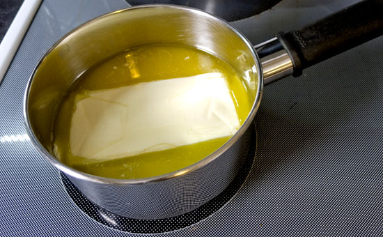 The effect of ghee (clarified butter) on serum lipid levels and microsomal lipid peroxidation