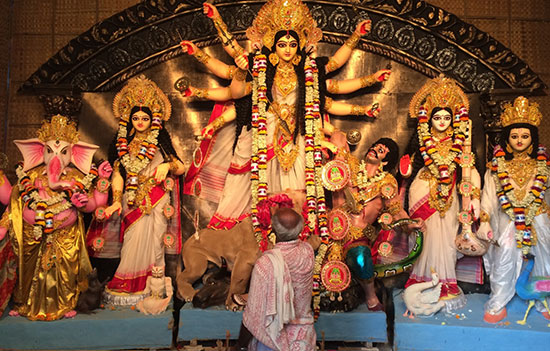 How Durga Puja is celebrated in Kolkata and its Cultural Significance